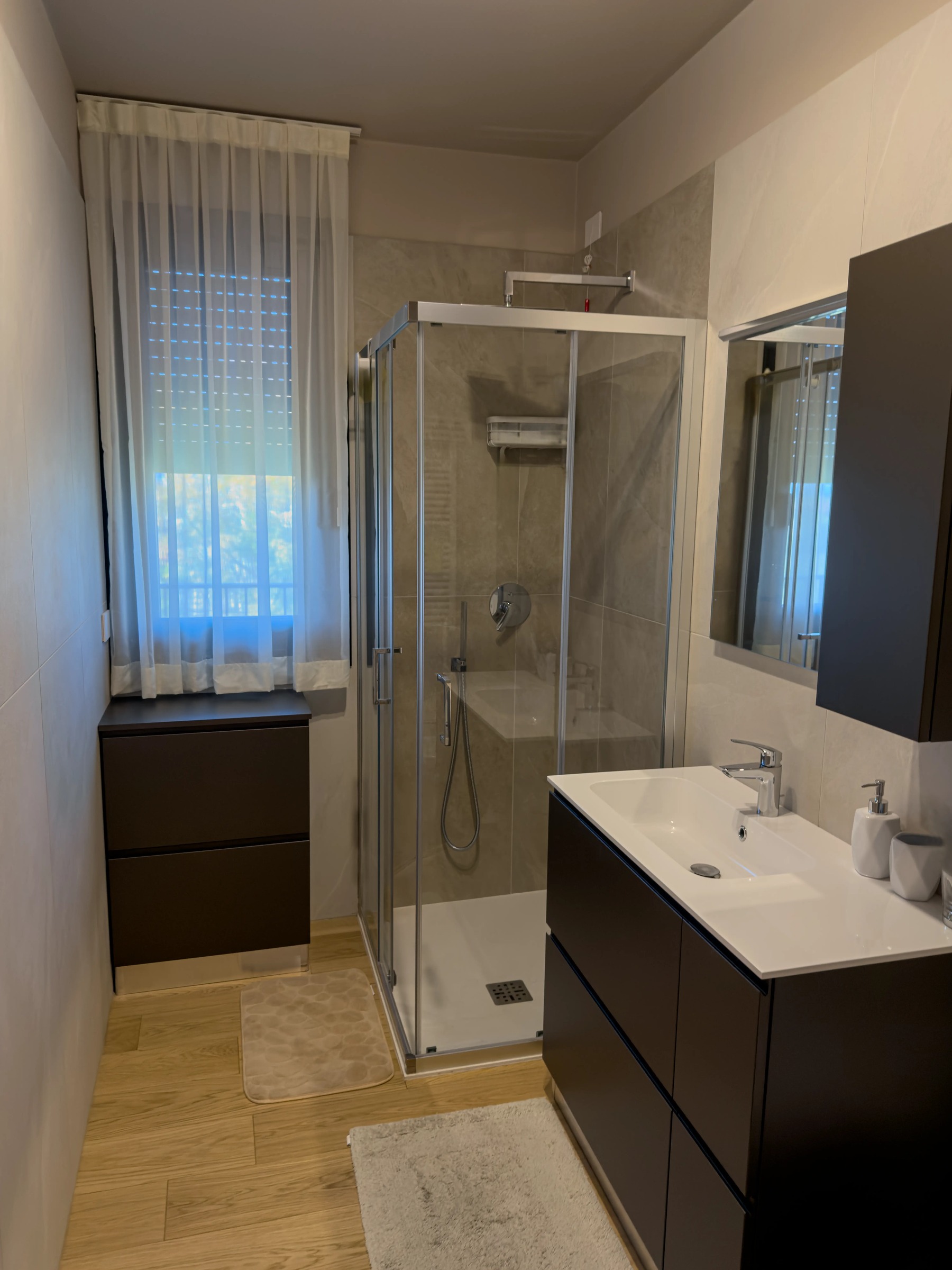 Zweites Bad mit Dusche