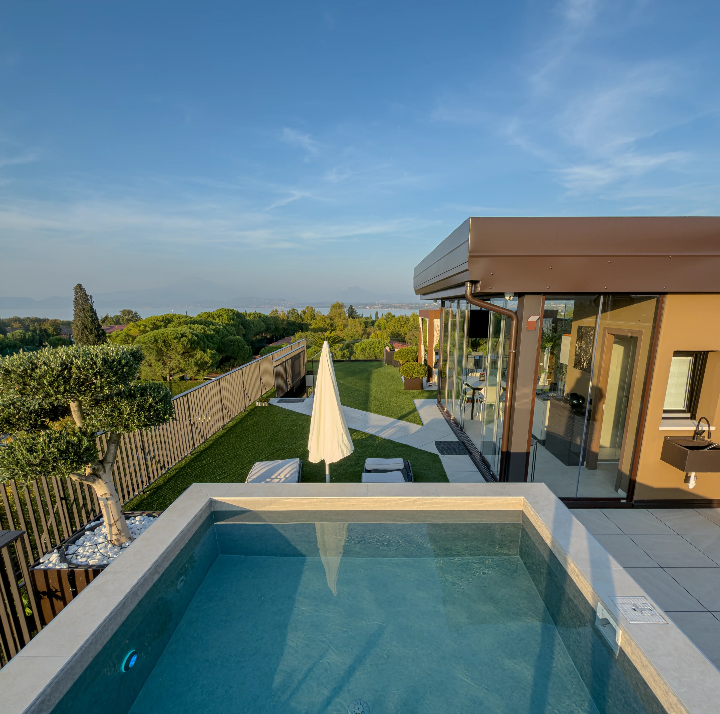 Privater Dachpool